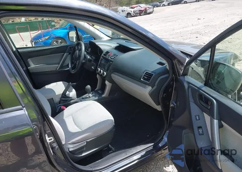 2018 Subaru Forester 2.5I Premium z USA, uszkodzony, nr VIN JF2SJAEC4JH480661